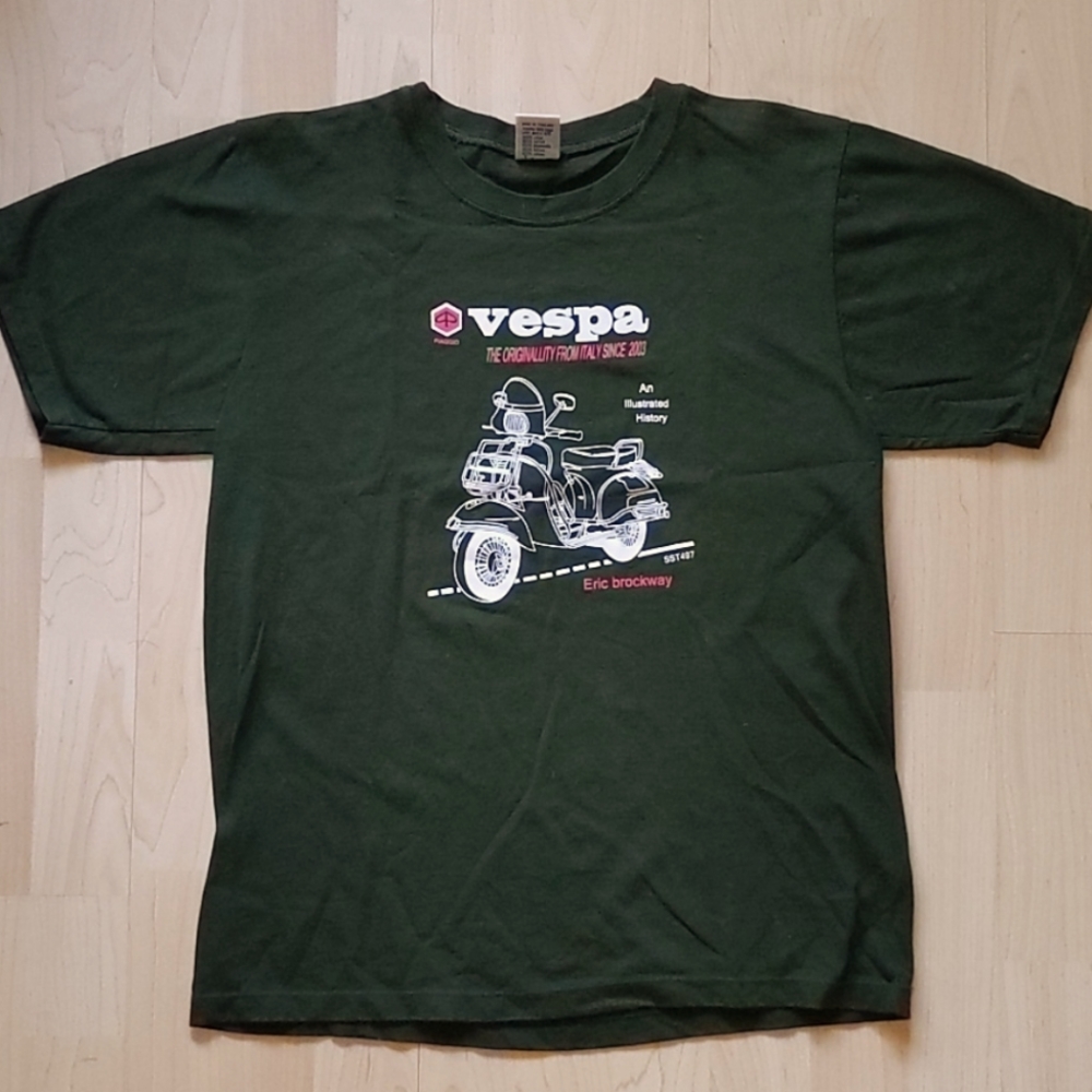 Vespa T-shirt size men's medium green